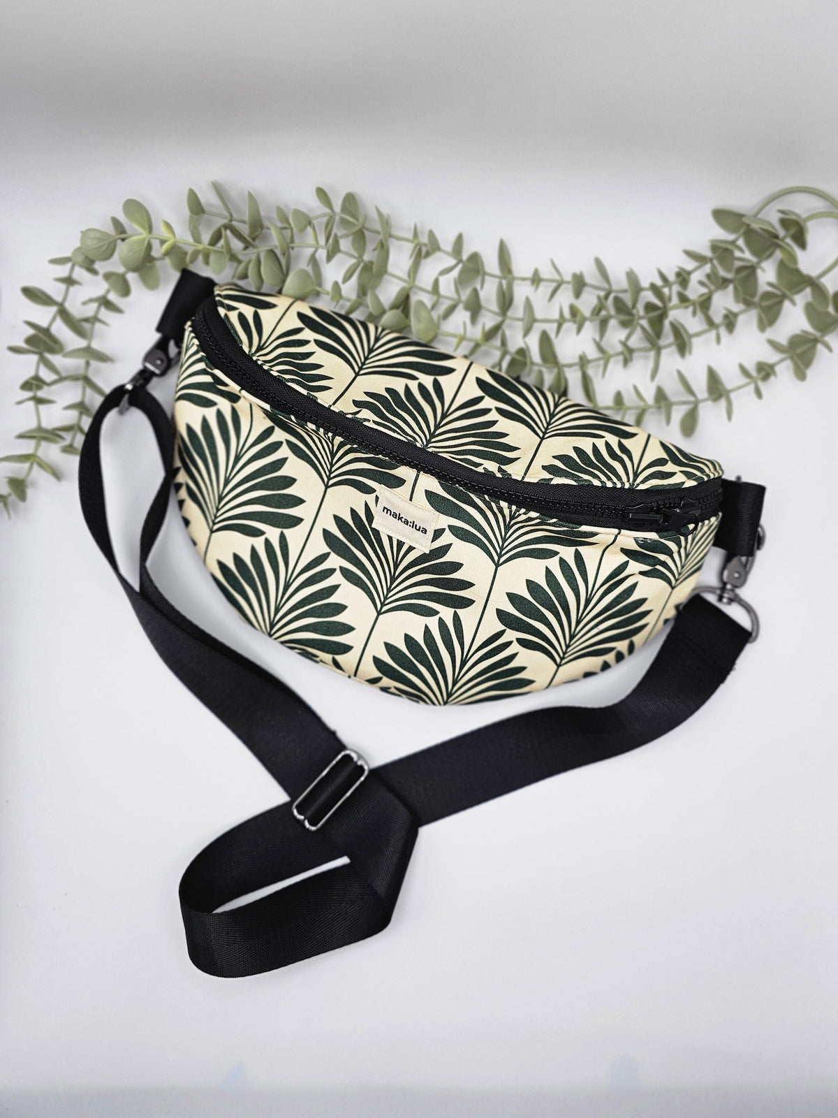 EARTH & BLOOM Wendebauchtasche I maka:lua