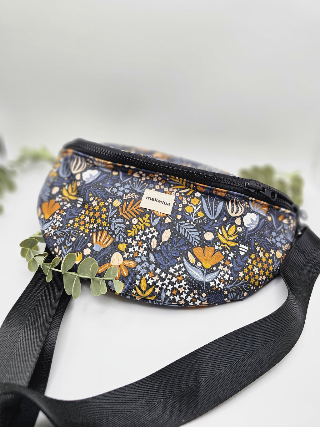 Midnight Bloom Wendetasche I maka:lua